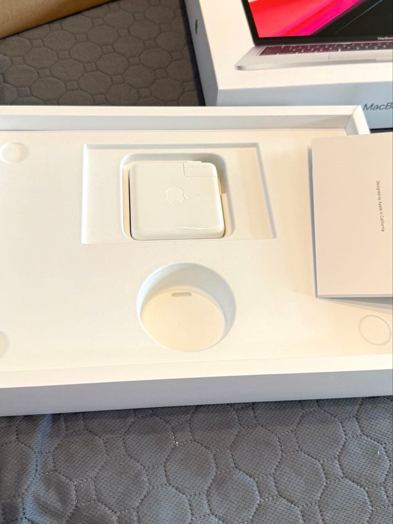 MacBook Pro 13インチ M1 8GB/256GB