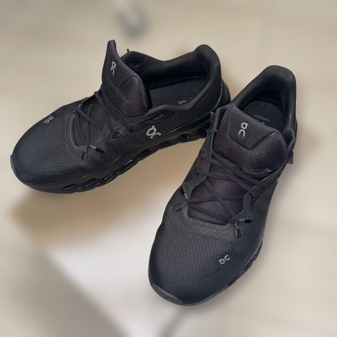 ON cloudtilt サイズ26