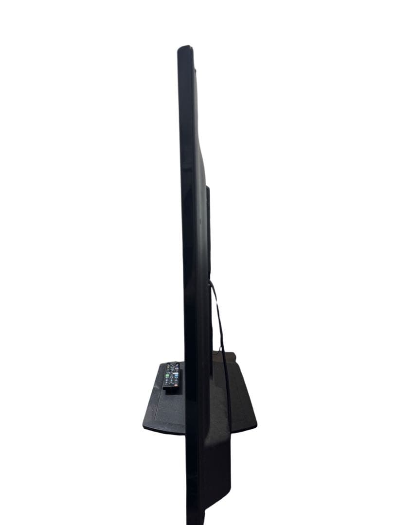 薄型液晶テレビ