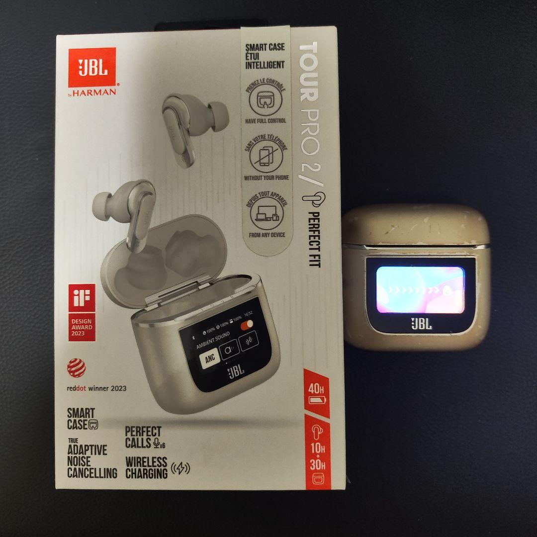 JBL TOUR PRO 2 ワイヤレスイヤホン ゴールド　本体