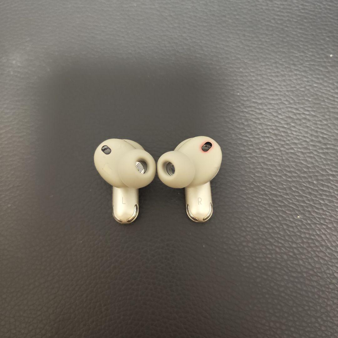 JBL TOUR PRO 2 ワイヤレスイヤホン ゴールド　本体