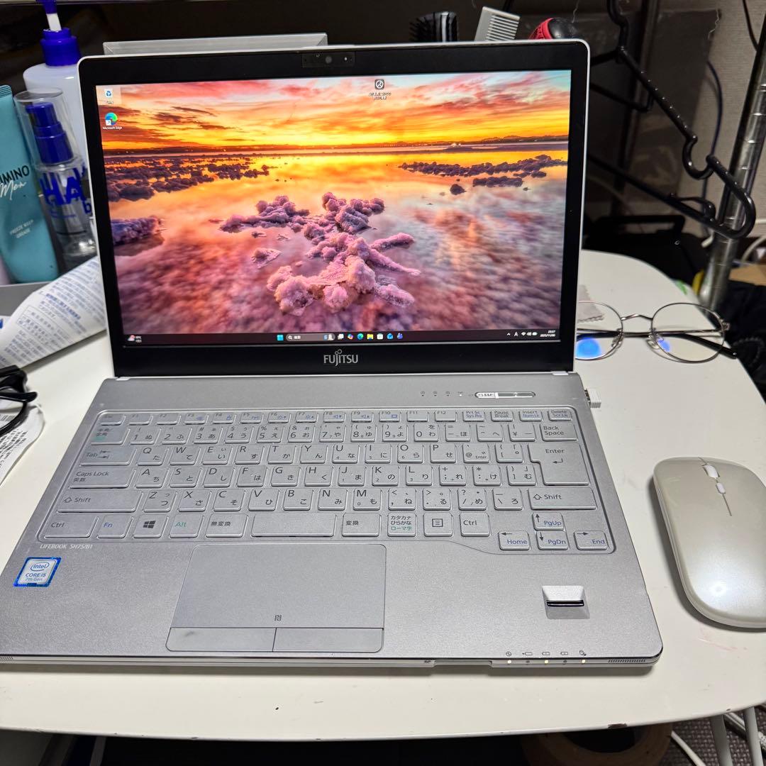 Windowsノート本体 FUJITSU LIFEBOOK SH75/B1