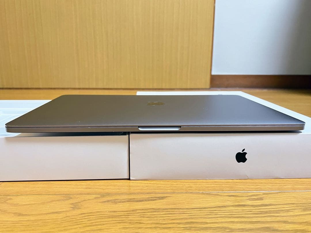 MacBook Pro 15インチ　2019 i7 256GB RAM 16GB