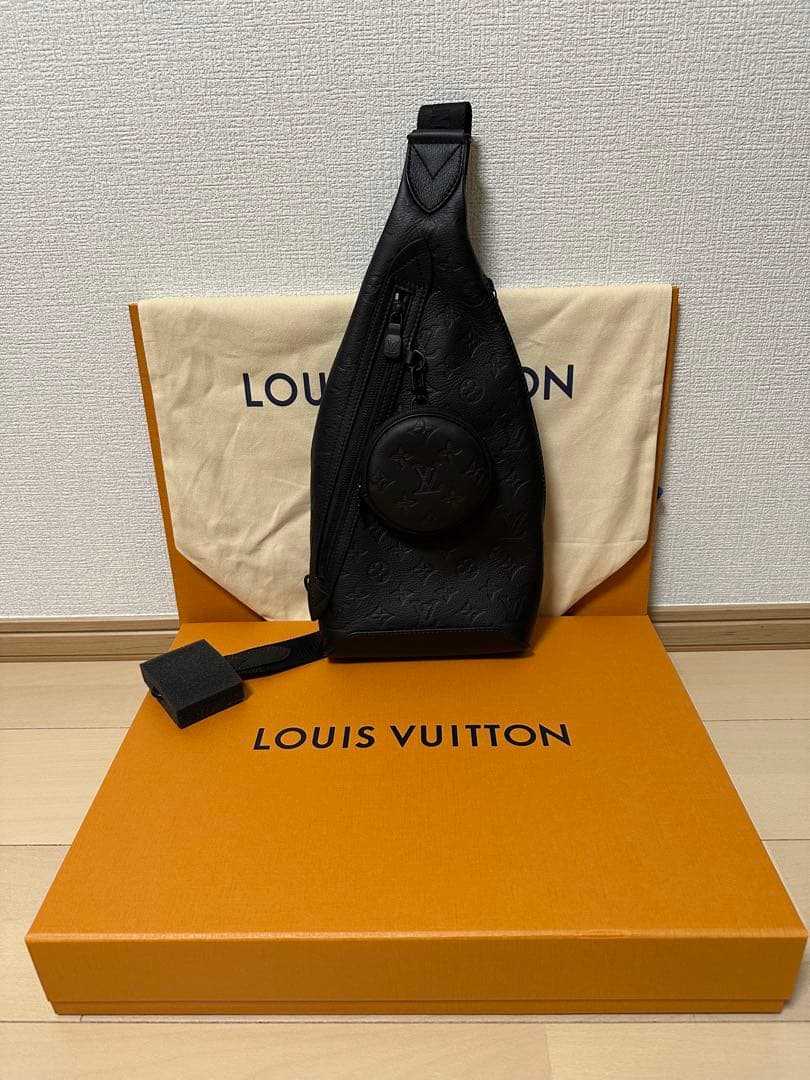 LOUIS VUITTON デュオ•スリングバッグ　モノグラムメンズ•レディース