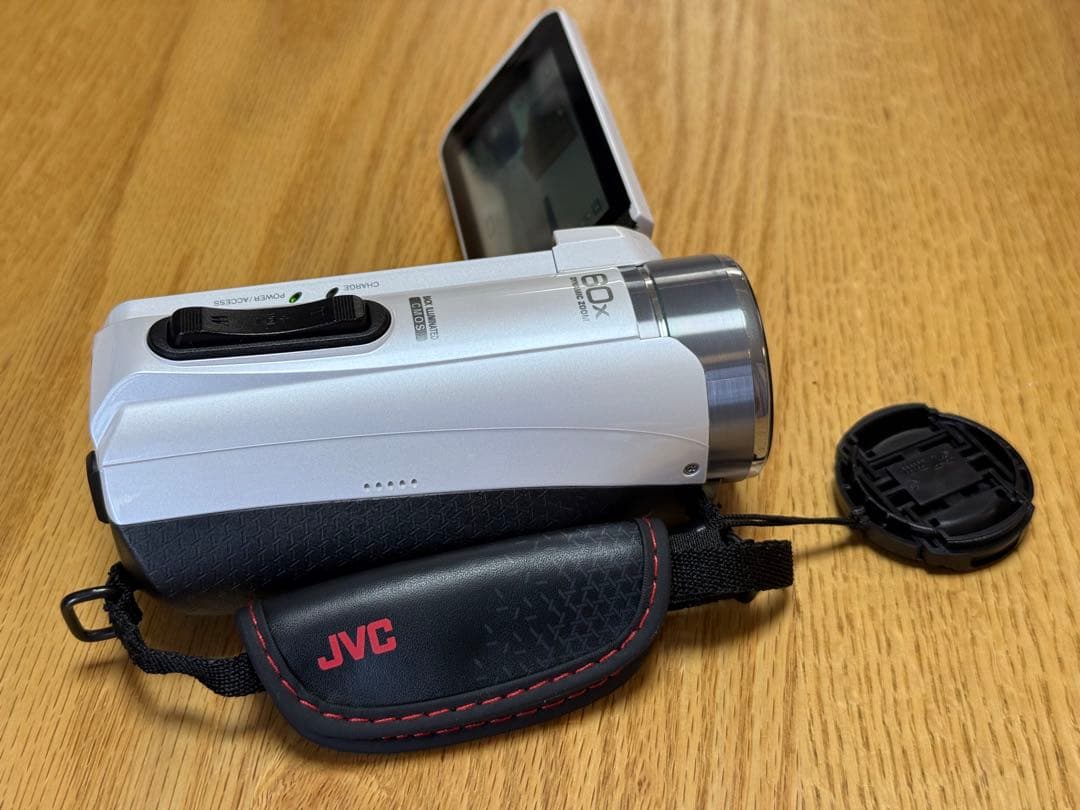 JVCビデオカメラ 耐低温 耐衝撃 内蔵メモリー32GB GZ-F200-W