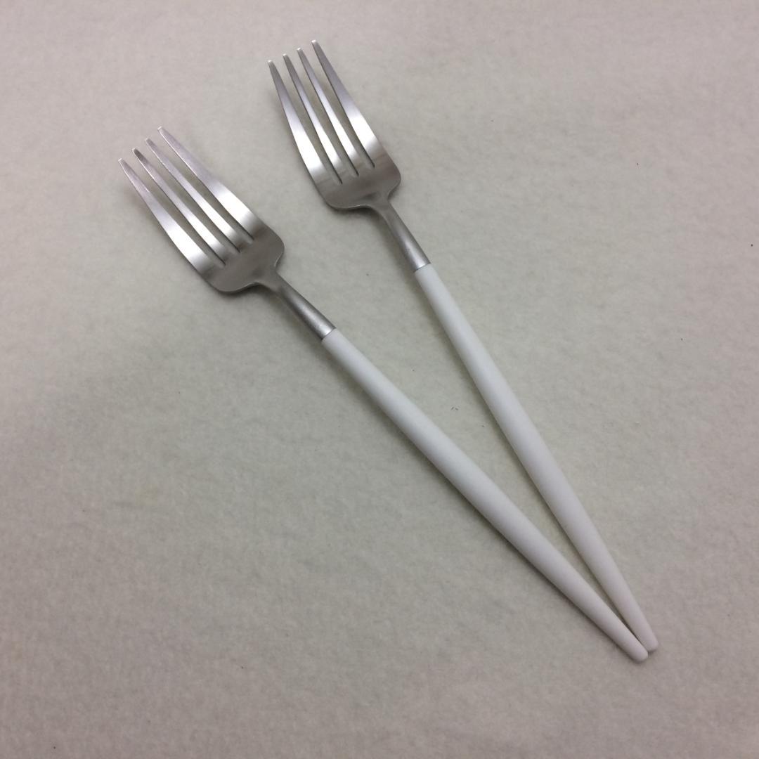 残り僅か！　セール価格　クチポール　GOA　ホワイト＆シルバー　７種×各２本