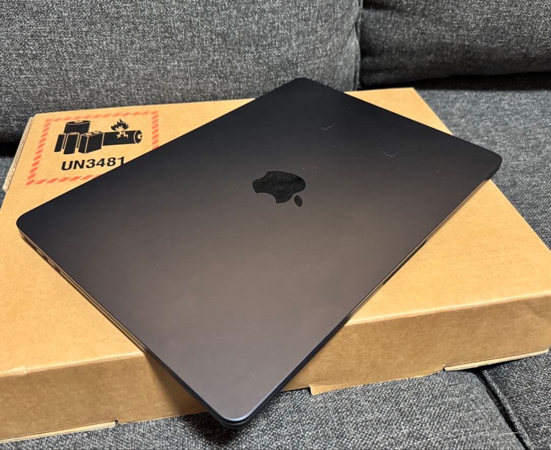 MacBook Air 13インチ M2 8GB 256GB ミッドナイト 美品