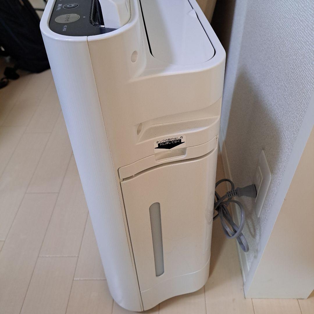 本日のみ価格最安!美品～普通!シャープ　加湿空気清浄機　KC-R50-W