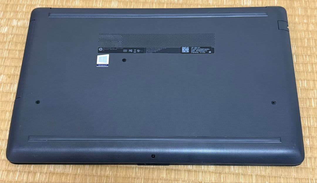 HP ノートパソコン Core i5 第 8 世代。15.6 インチ。