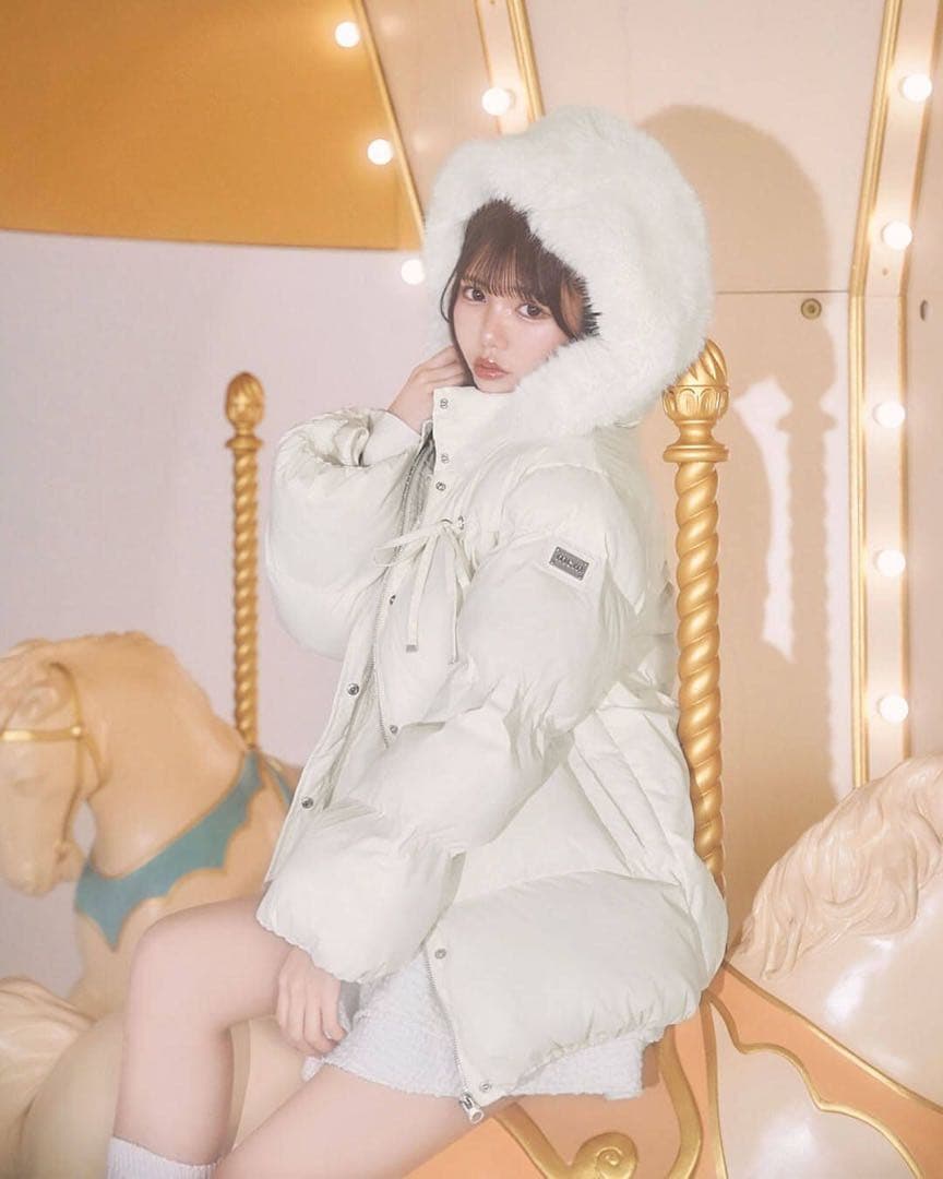 新品タグ付 ミシェルマカロン ファーフードリボンダウンコート ホワイト フリー