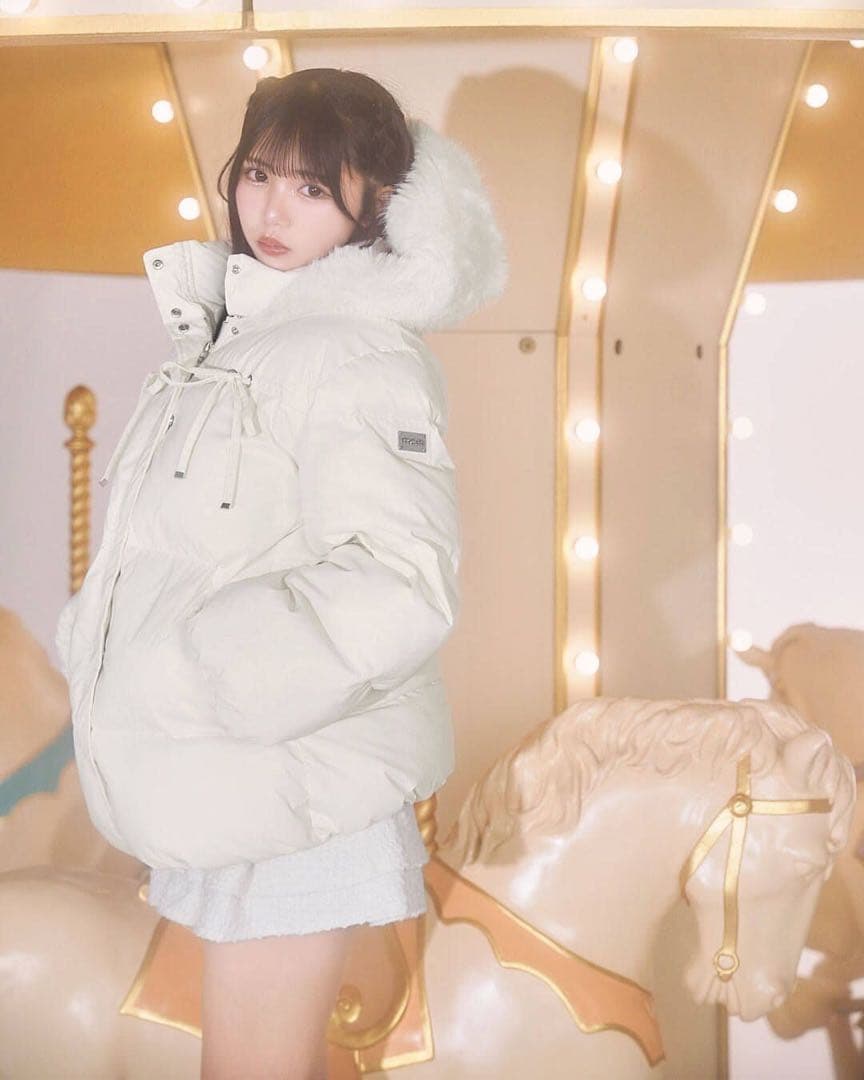 新品タグ付 ミシェルマカロン ファーフードリボンダウンコート ホワイト フリー