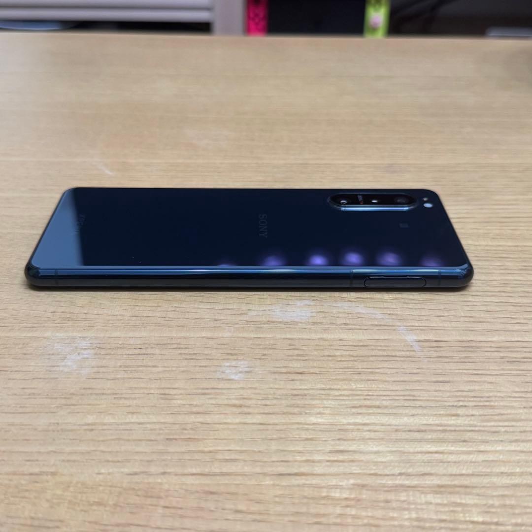 SONY Xperia 5 II SIMフリー版　画面に緑線あり　ネイビー