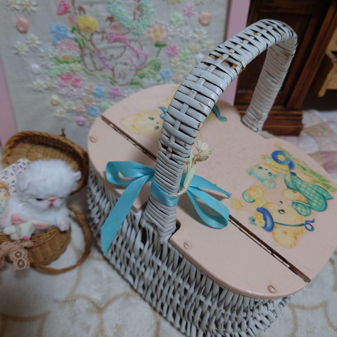 ミサ•*¨*•.¸♬︎ヴィンテージ、デカールホワイトカゴ