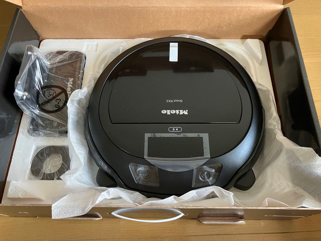 【るみるみ】Miele ロボット掃除機　Scout RX3 ブラック