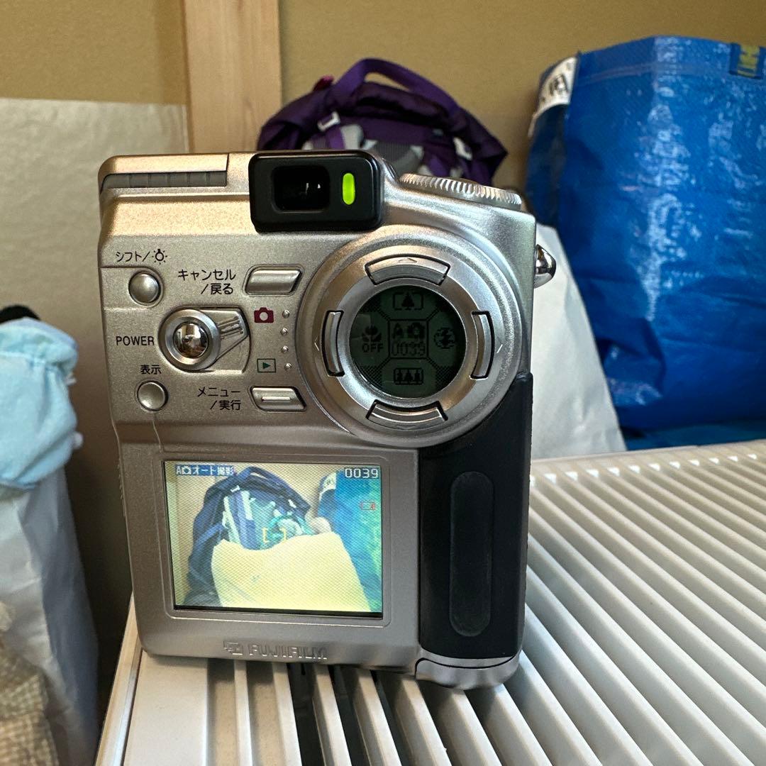 FUJIFILM フジフィルム FinePix4700z デジカメ