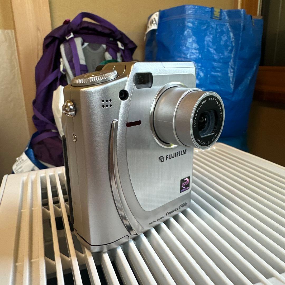 FUJIFILM フジフィルム FinePix4700z デジカメ