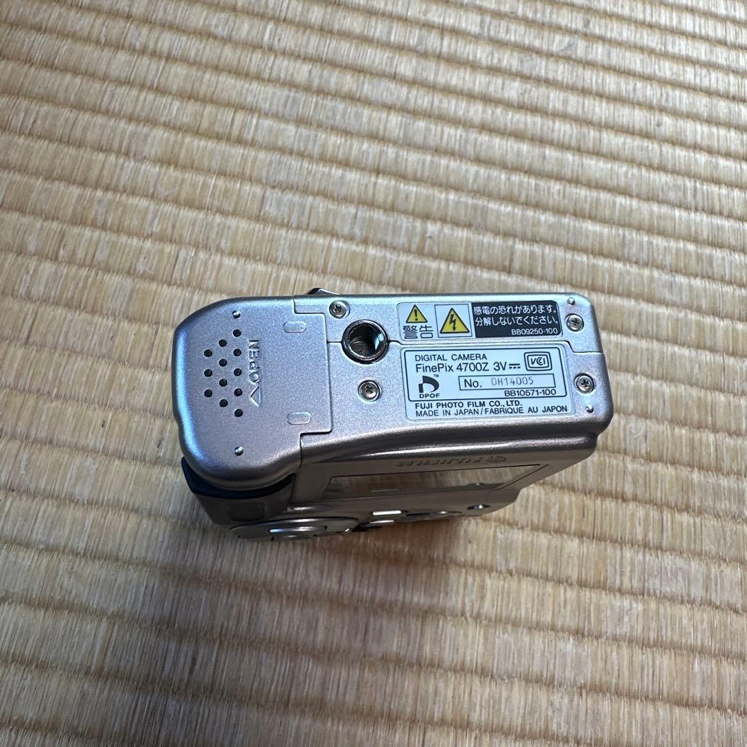 FUJIFILM フジフィルム FinePix4700z デジカメ