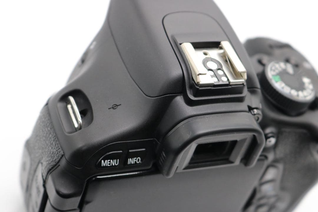 美品 【Canon EOS Kiss X5 トリプルレンズセット】 安心保証あり