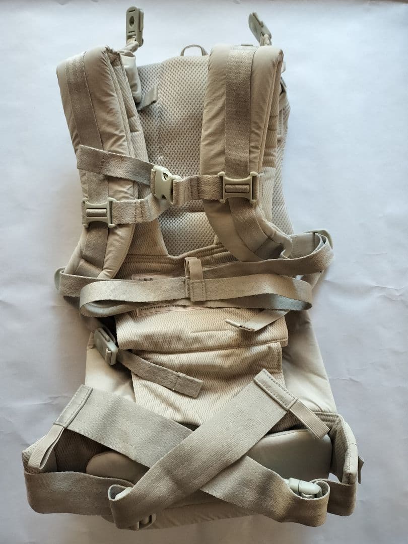 ベビーキャリアオン　ピトレスク　ユナイテッドアローズ　　抱っこ紐　ベージュ