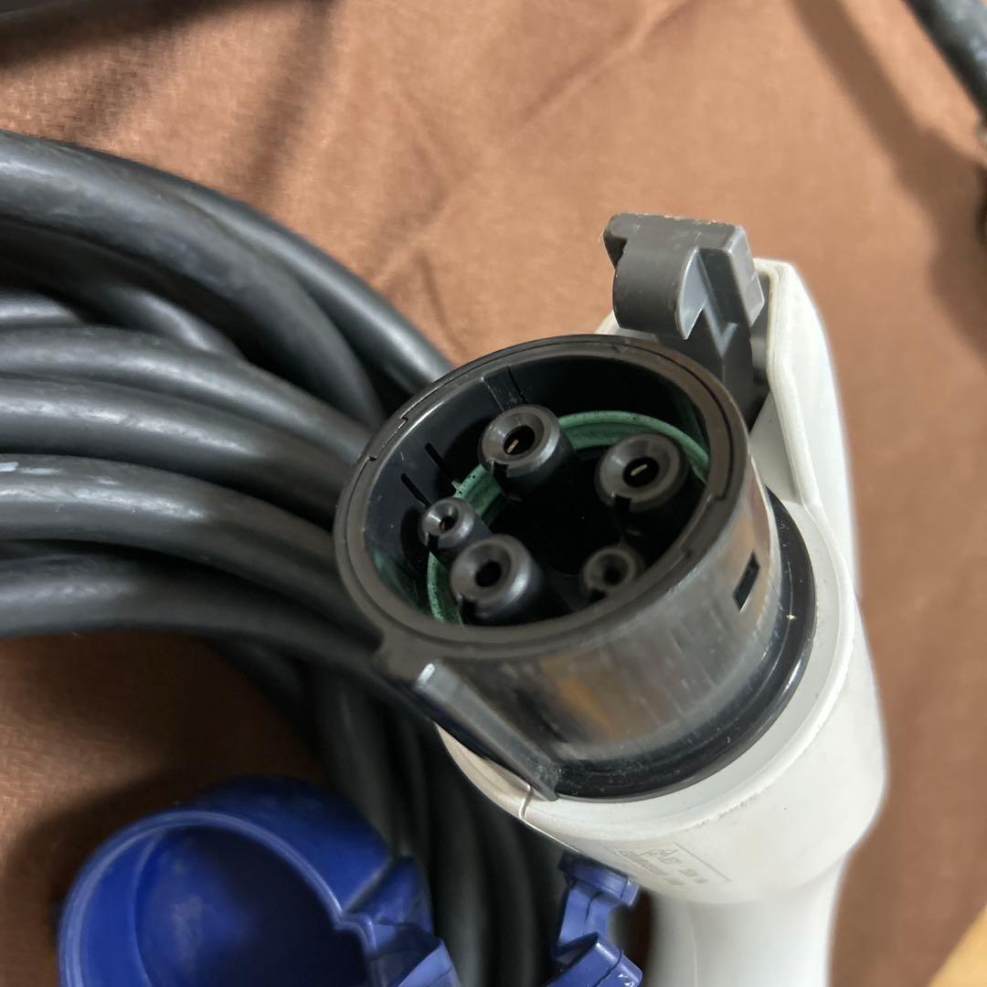 日産リーフ充電ケーブル 29690 3NK5E 2015年製 動作確認OK