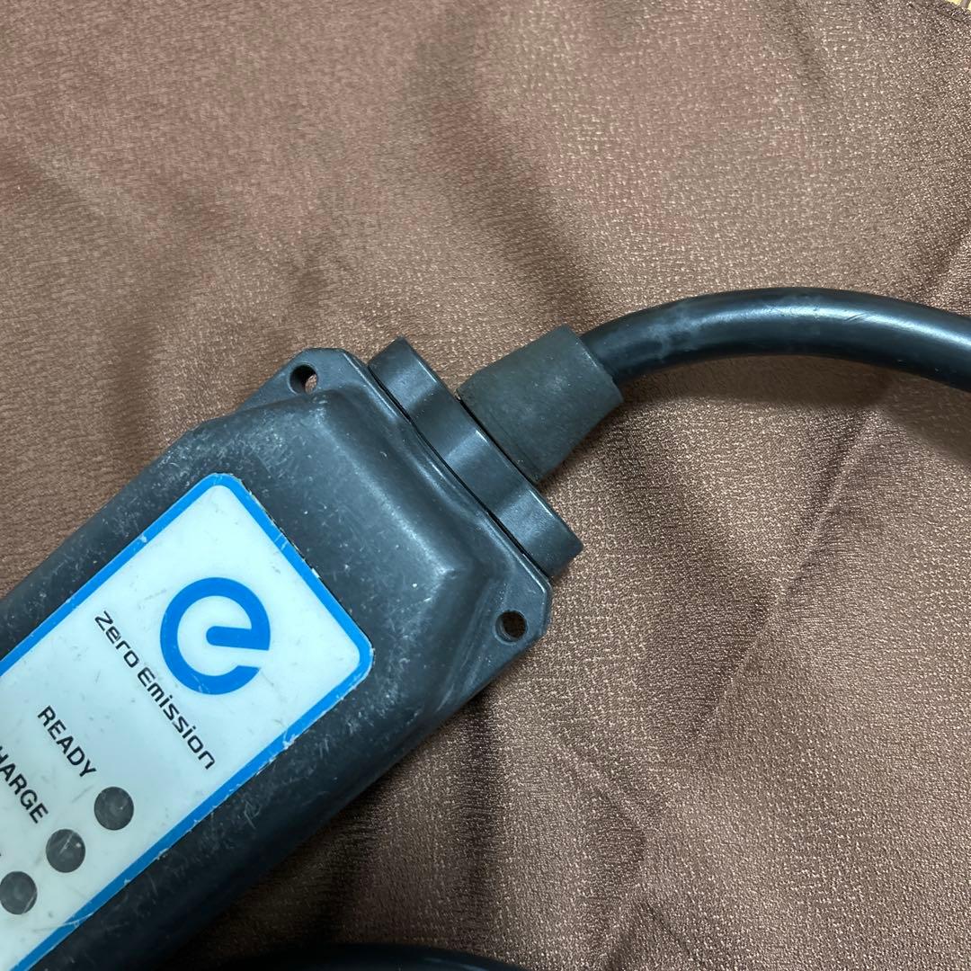 日産リーフ充電ケーブル 29690 3NK5E 2015年製 動作確認OK