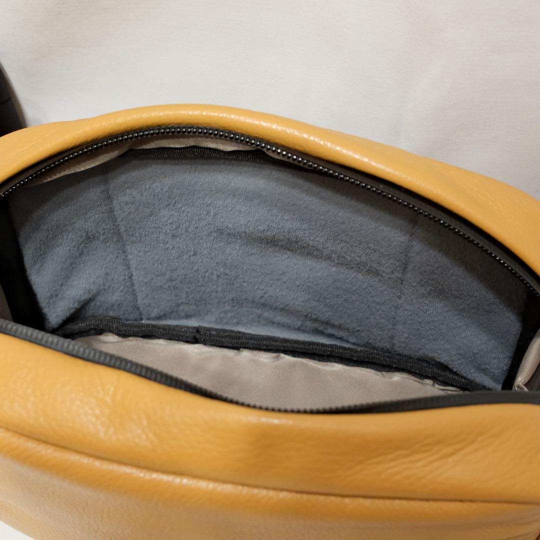 カワニシカバン　ボディバッグ　lauff​［ラフ］​　キャメル