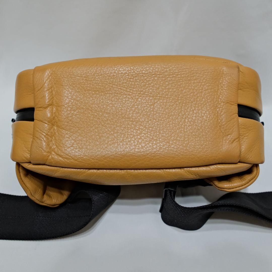 カワニシカバン　ボディバッグ　lauff​［ラフ］​　キャメル