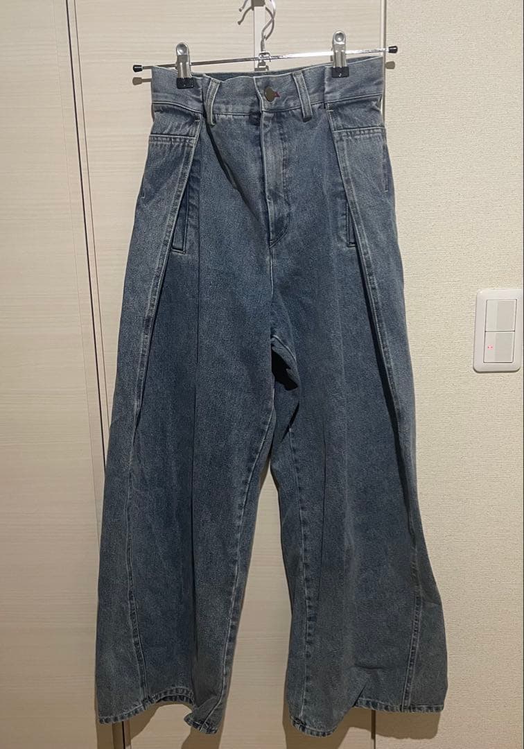 セール　pinue ピヌエ　サイドタックデニムパンツ（BLUE）　S