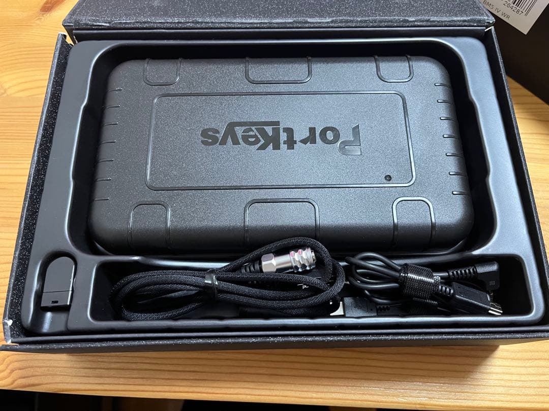 【週末セール】Portkeys BM5IV WR モニター　バッテリー2個付き