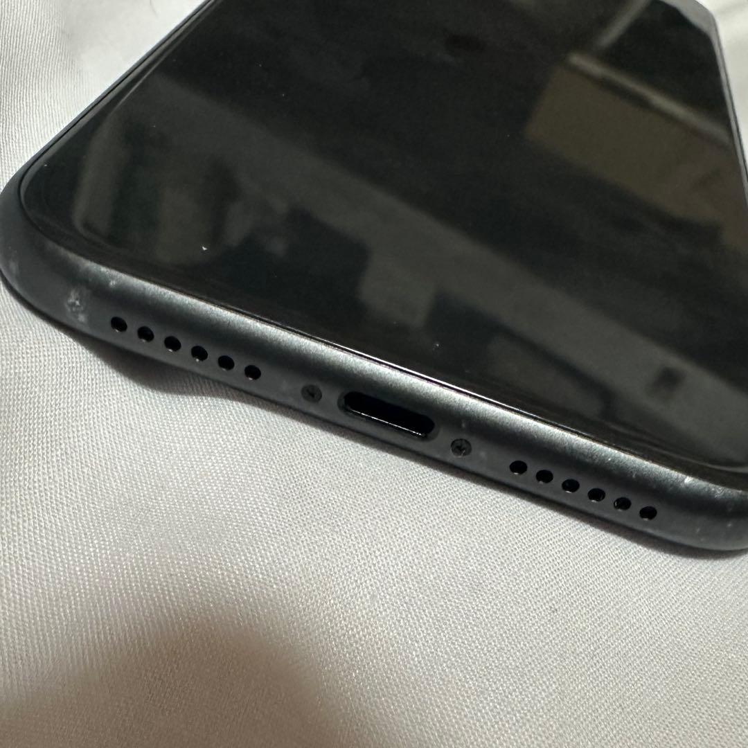 iPhone 11ブラック128GB