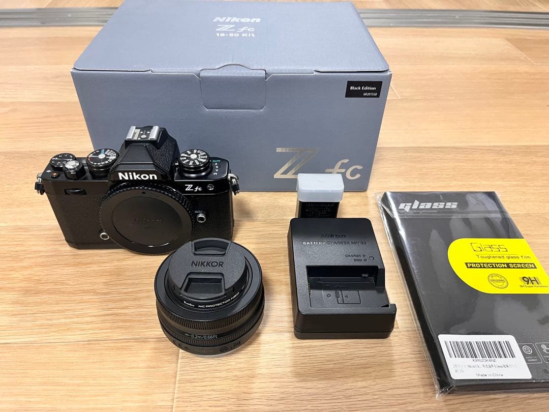 Nikon Z fc ミラーレス一眼カメラ