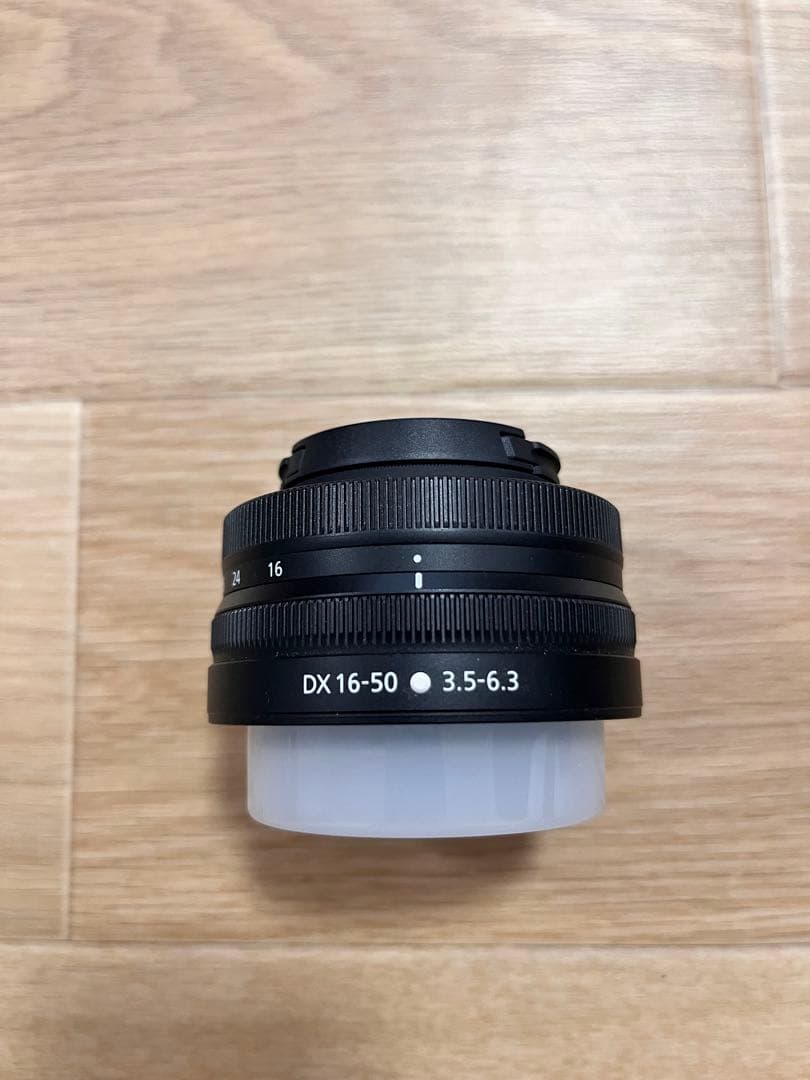 Nikon Z fc ミラーレス一眼カメラ