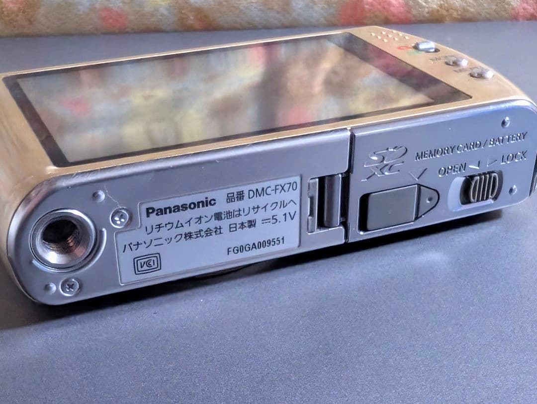 Panasonic LUMIX DMC-FX70 動作品・充電器・バッテリー付