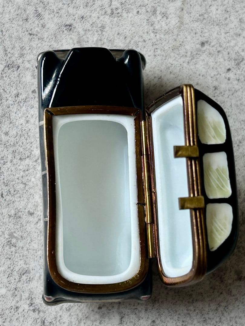 リモージュボックス　フランス製　GR ロンドンタクシー　黒い　小物入れ、置物