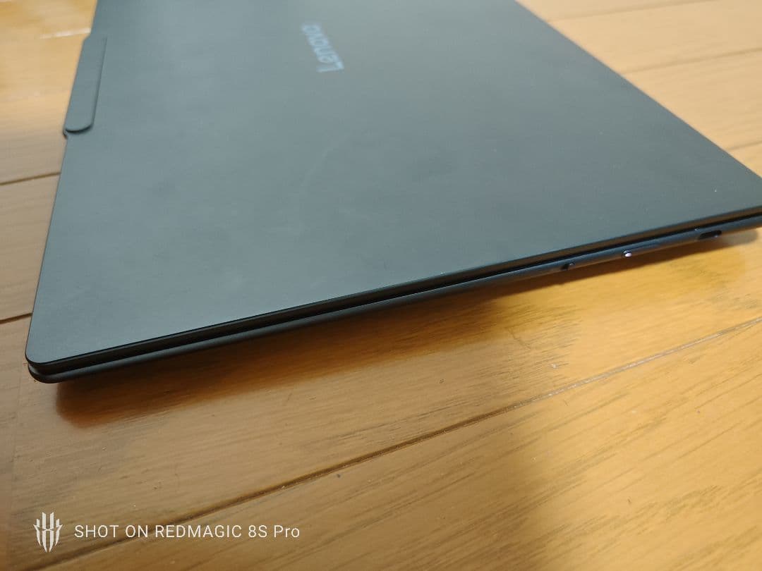 Lenovo Yoga Slim 7x Gen 9 本体