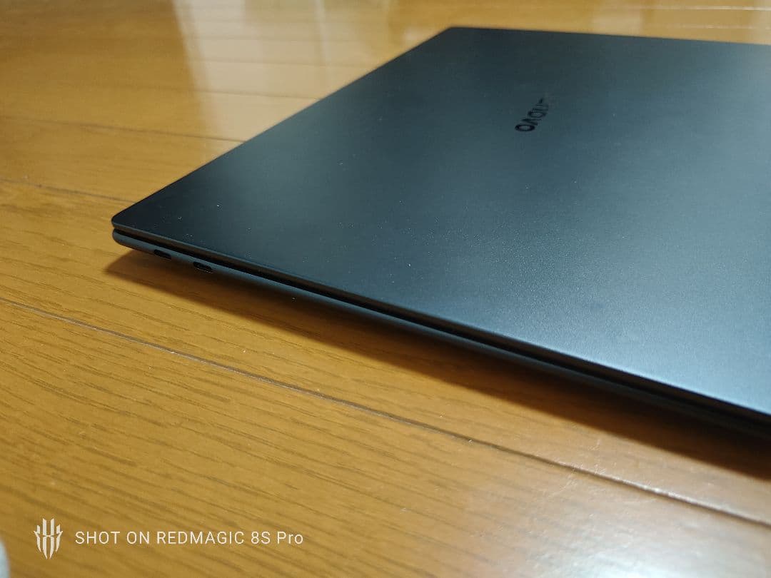 Lenovo Yoga Slim 7x Gen 9 本体