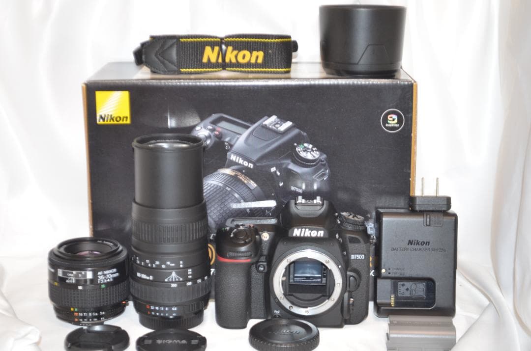 極美品級　シャッター数4300回以下 Nikon D7500☆Wi-Fi搭載