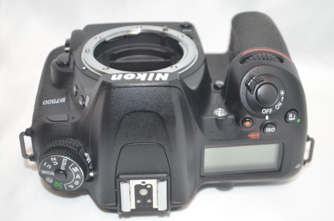 極美品級　シャッター数4300回以下 Nikon D7500☆Wi-Fi搭載