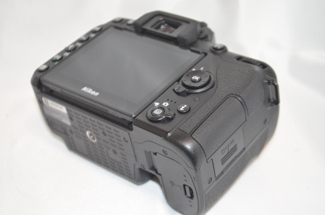 極美品級　シャッター数4300回以下 Nikon D7500☆Wi-Fi搭載