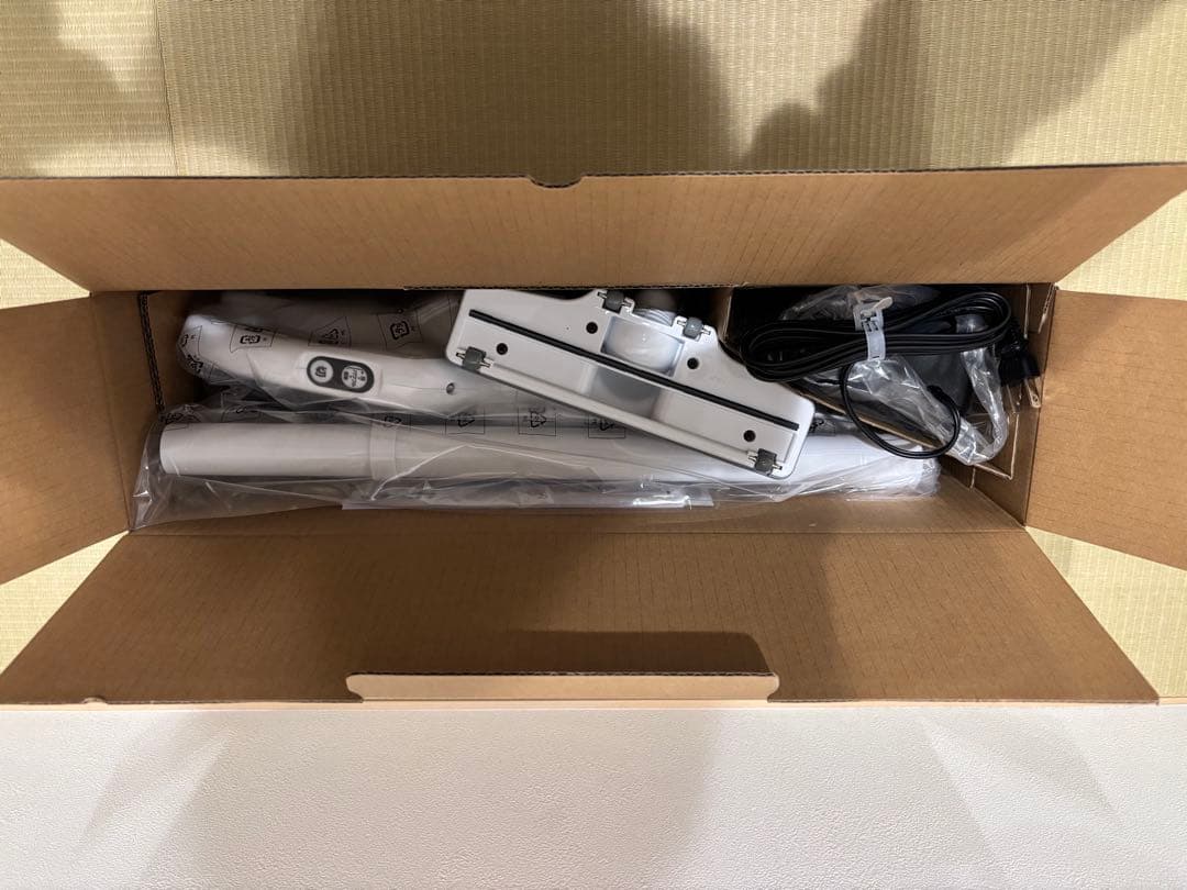 マキタ 掃除機 CL108FDSHW カプセル式10.8 コードレス　充電器付