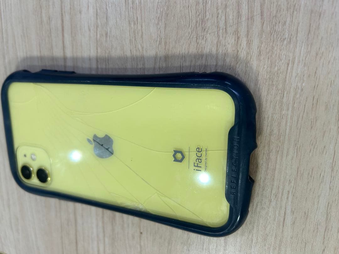 iPhone 11 イエロー ケース付き　本体　64GB SIMロックなし