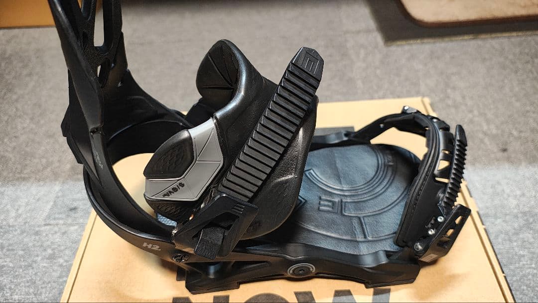 NOW ビンディング　スノーボード　BRIGADE Mサイズ