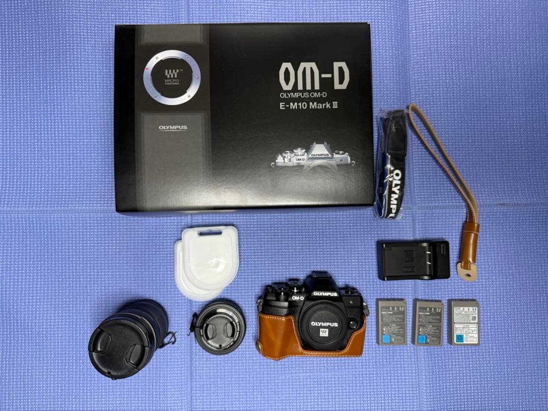 OLYMPUS E-M10 Mark II 本体と付属品