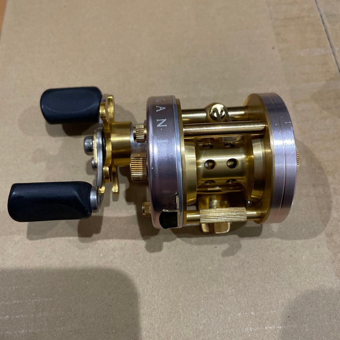 希少！megabass メガバス PAGANI ピンク ゴールド P300