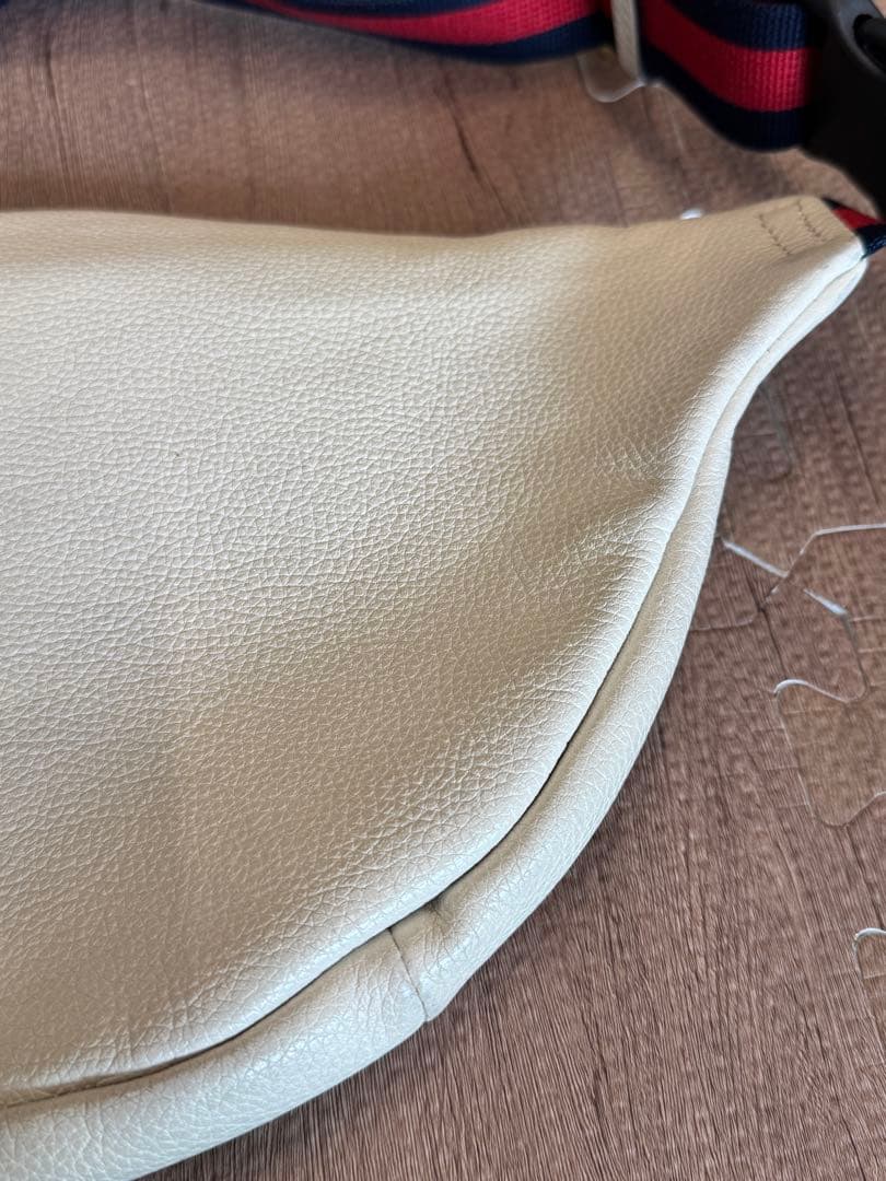 GUCCI ボディバッグ・ウエストポーチ ホワイト