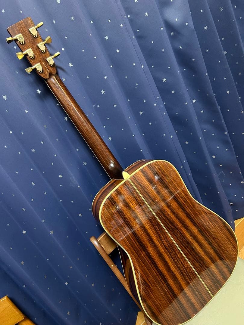 い*ん様 MORALES M80. 超レアー