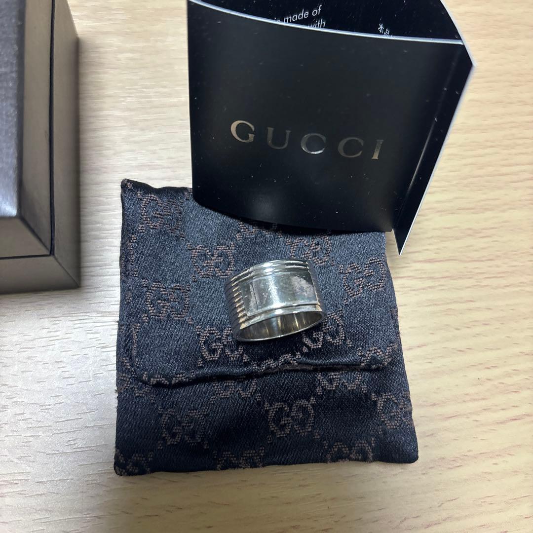 GUCCI シルバーリング ストライプデザイン