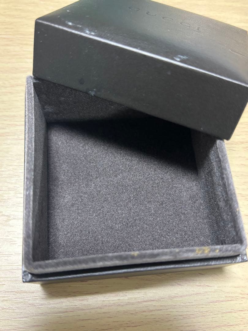 GUCCI シルバーリング ストライプデザイン