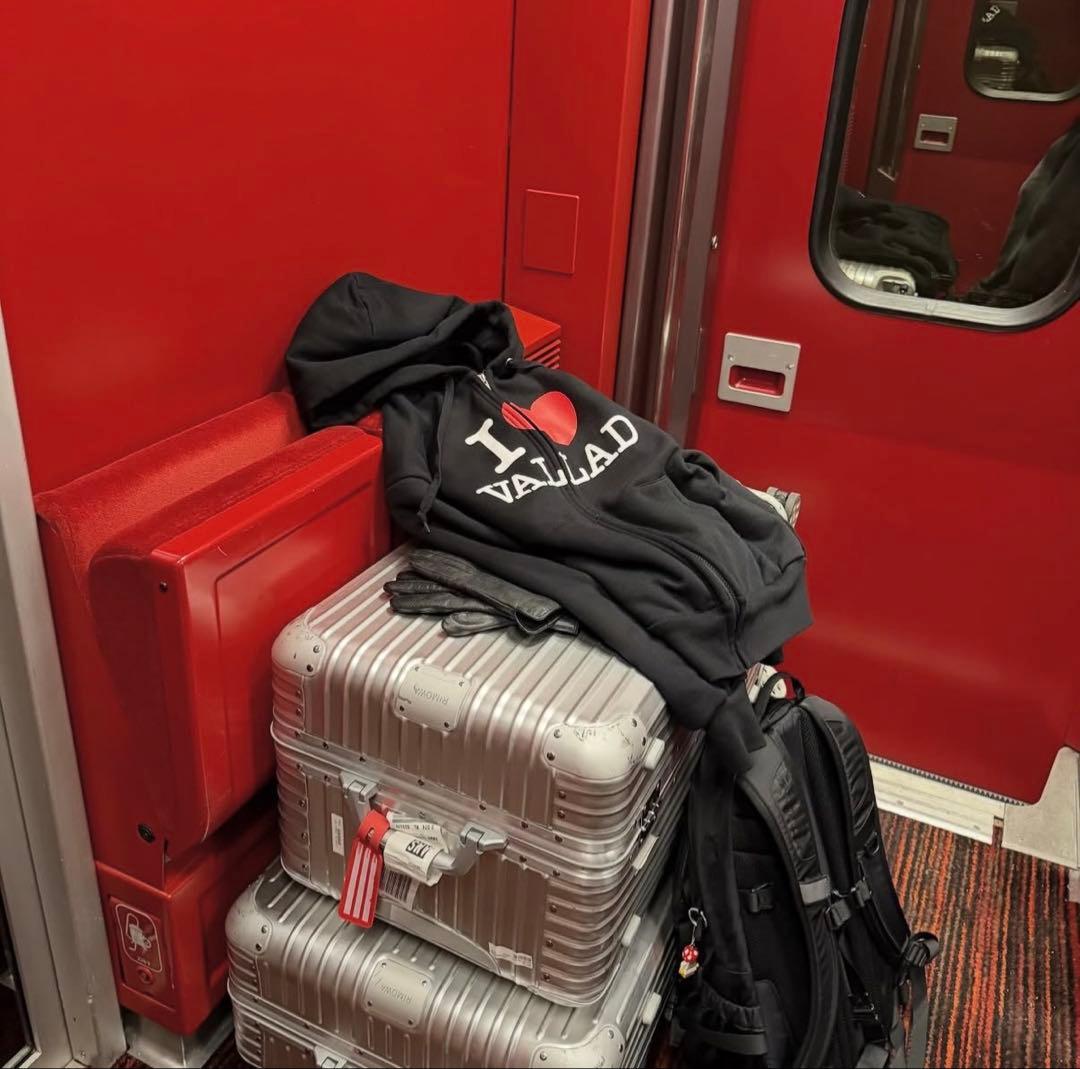 トップス I LOVE VALLAD HOODIE M