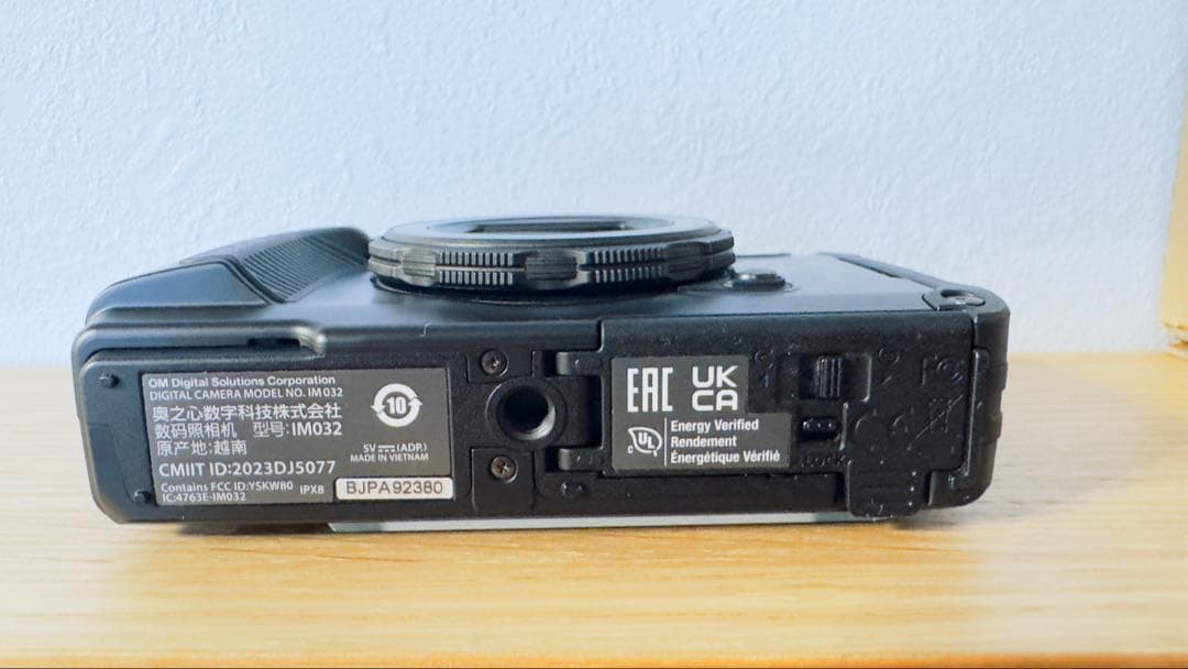 超美品OM SYSTEM Tough TG-7 ブラック　純正レンズキャップ付